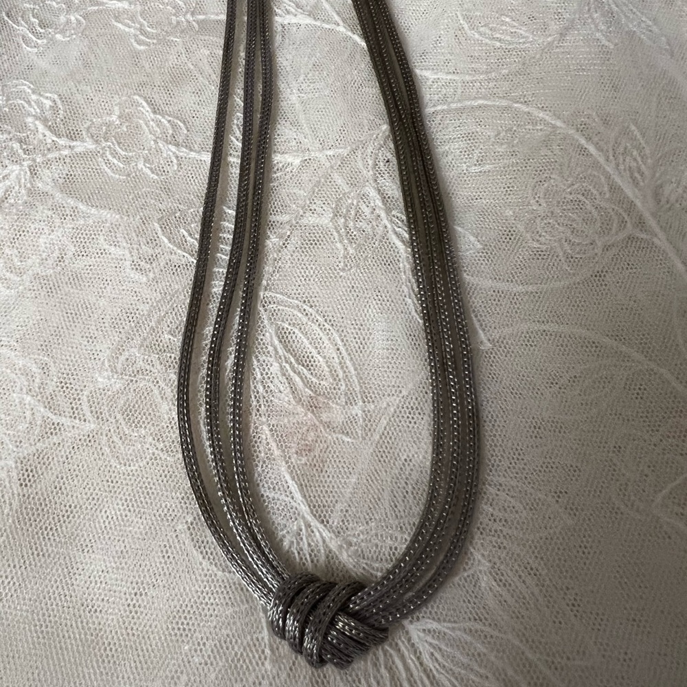 🦋cute sterling silver triple row knotted necklace